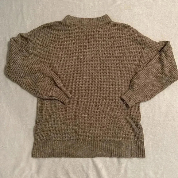 American Eagle Sweater - Picture 3 of 3